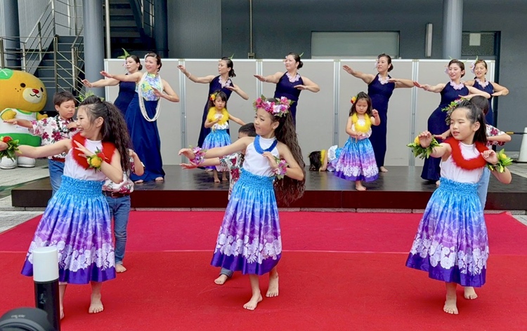 親子フラダンス